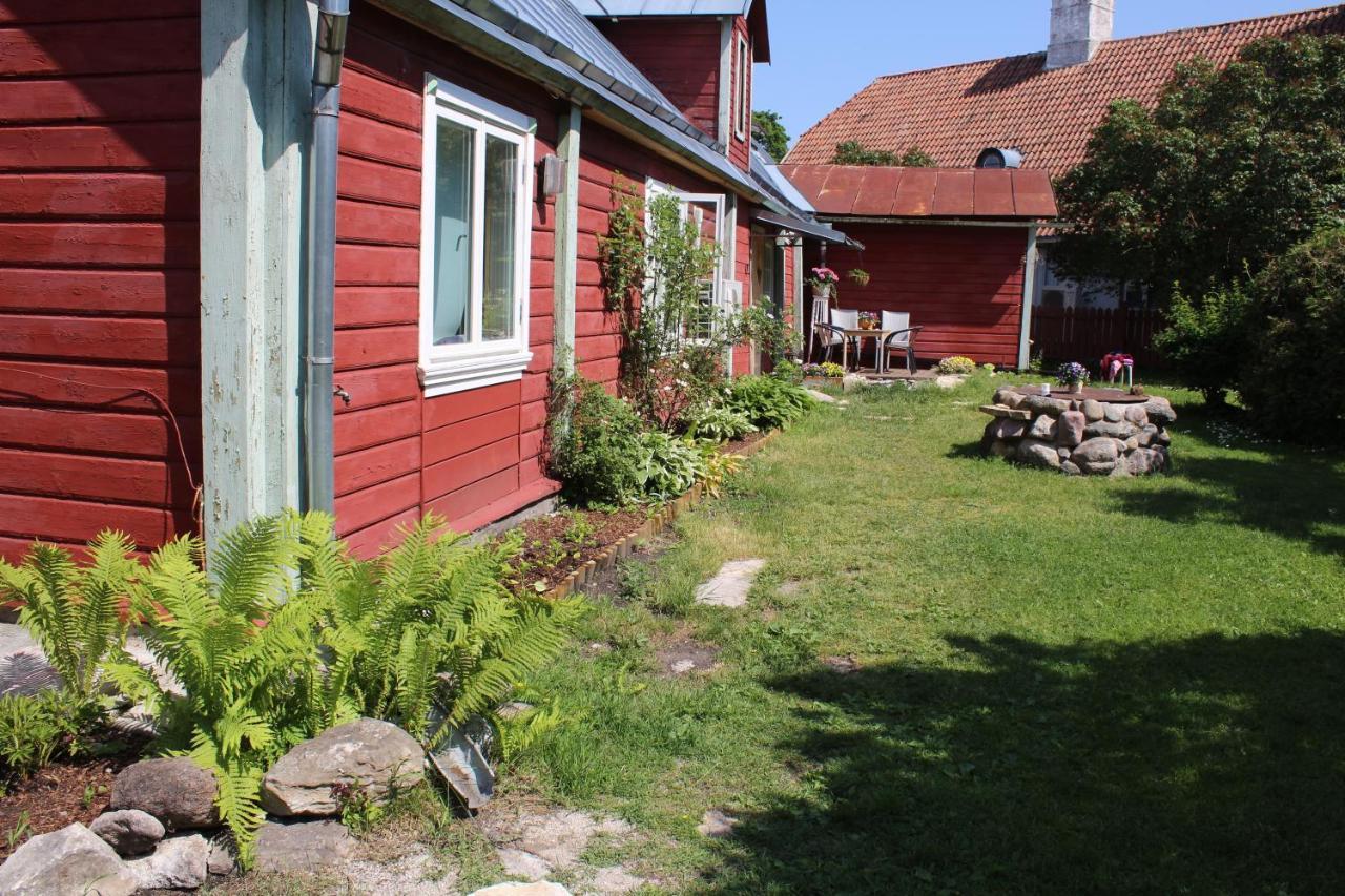 Suur-Lossi Apartments Haapsalu Buitenkant foto
